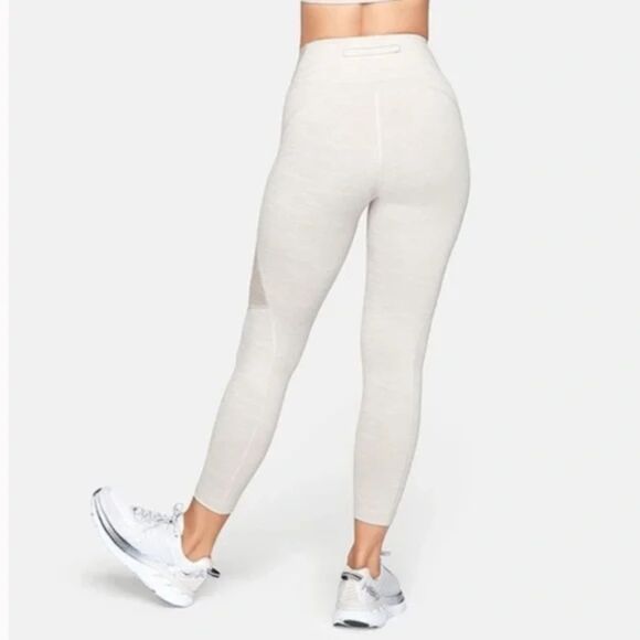 Outdoor Voices TechSweat 3/4 Two-Tone Leggings - Picture 3 of 11